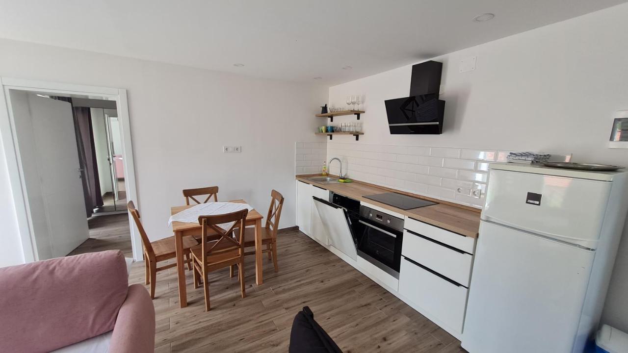 Apartmani Mlinar - One Bedroom Apartment With Seaview Grebaštica Buitenkant foto