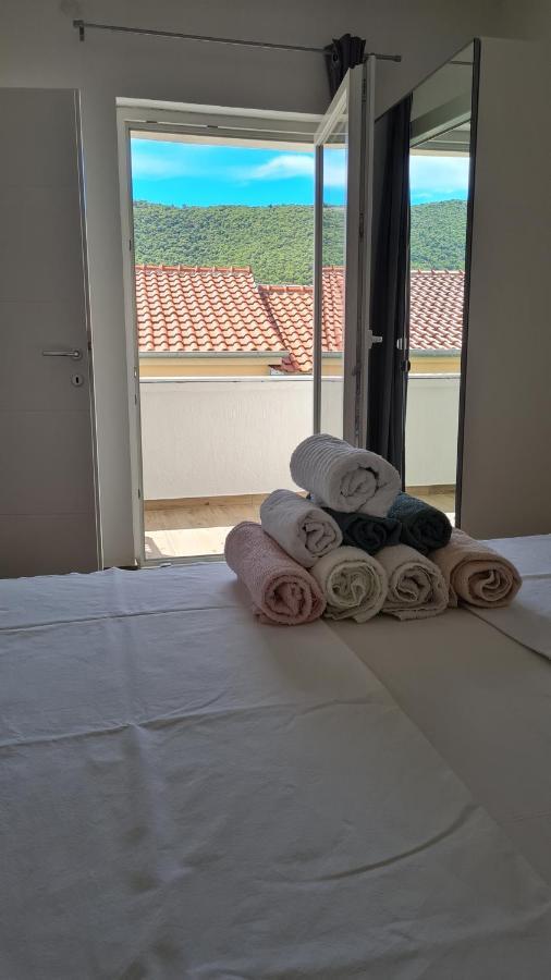 Apartmani Mlinar - One Bedroom Apartment With Seaview Grebaštica Buitenkant foto