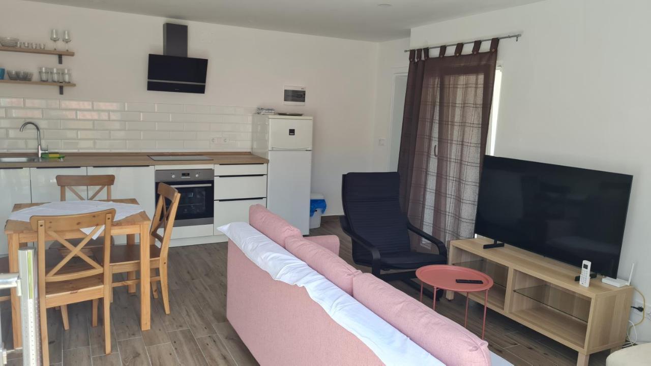 Apartmani Mlinar - One Bedroom Apartment With Seaview Grebaštica Buitenkant foto
