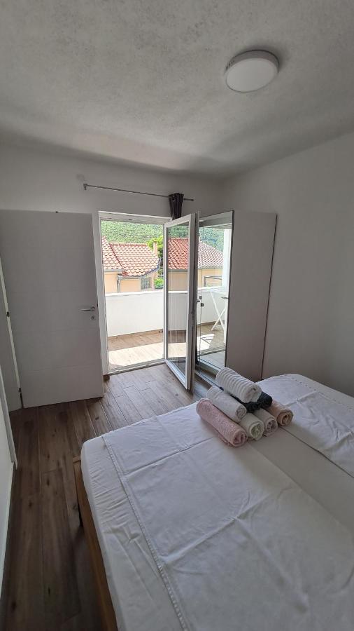 Apartmani Mlinar - One Bedroom Apartment With Seaview Grebaštica Buitenkant foto