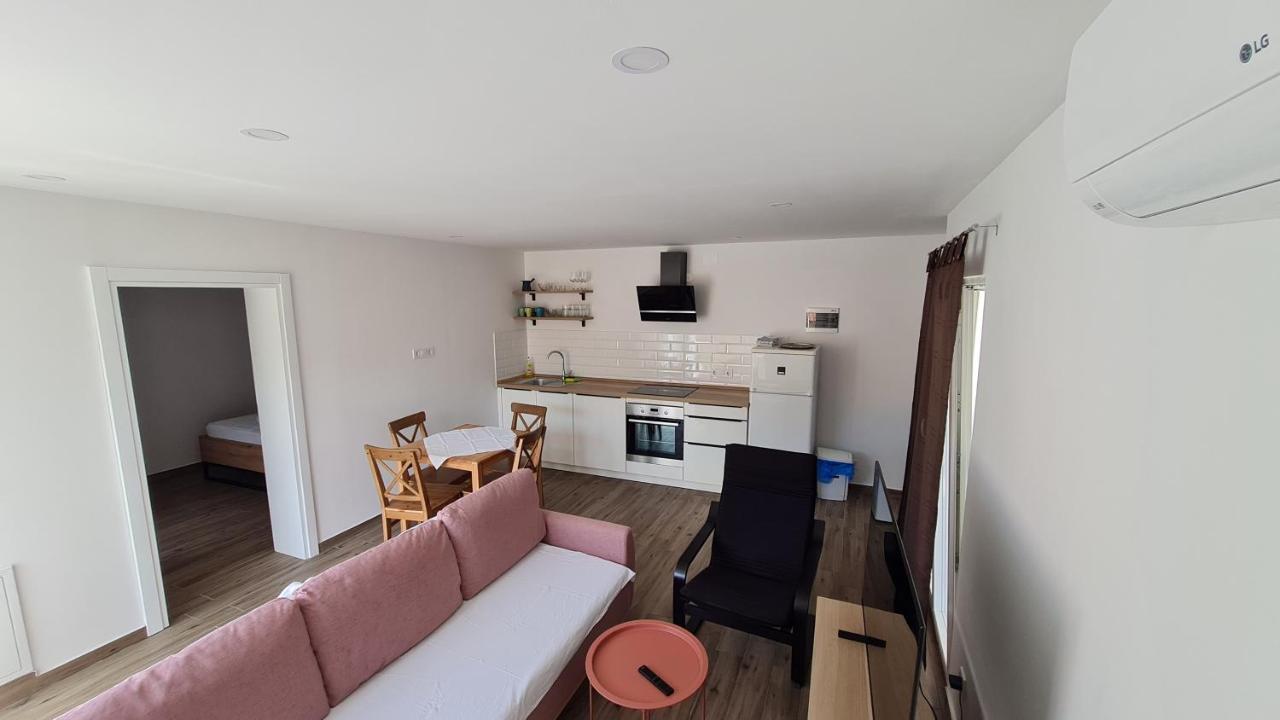 Apartmani Mlinar - One Bedroom Apartment With Seaview Grebaštica Buitenkant foto